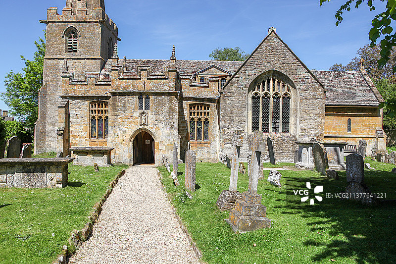 欧洲英国乡村小镇教堂建筑山间田园风光图片素材