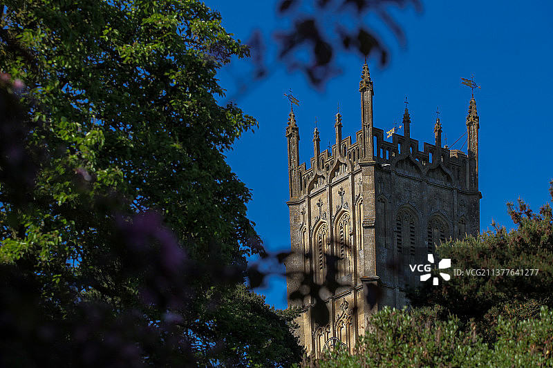 欧洲英国乡村小镇教堂建筑山间田园风光图片素材