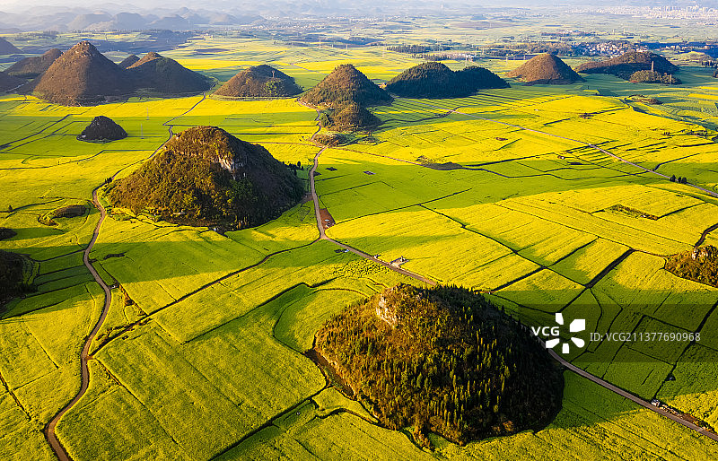 罗平·金鸡峰丛2图片素材