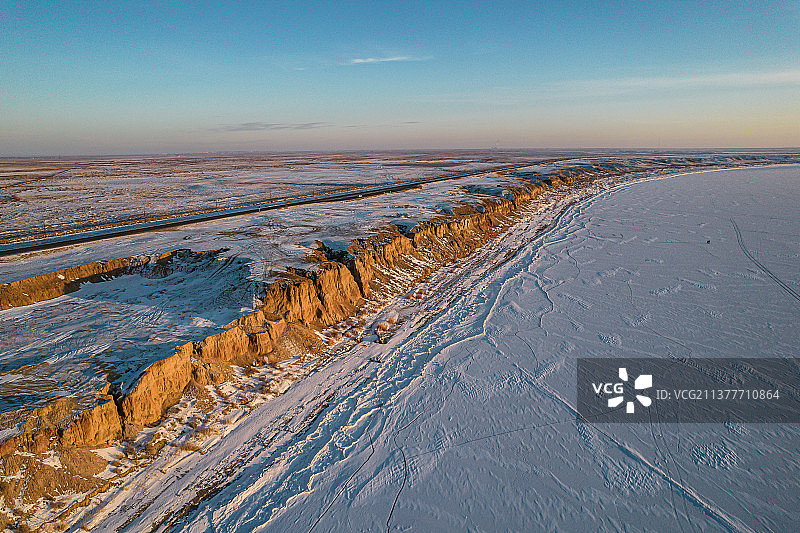 冬季乌伦古湖图片素材