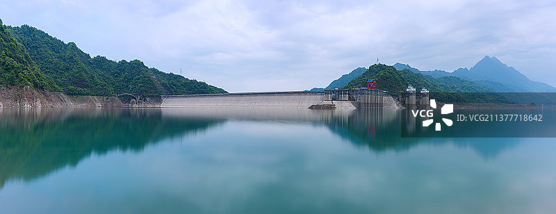中国成都都江堰紫平铺水库大坝图片素材