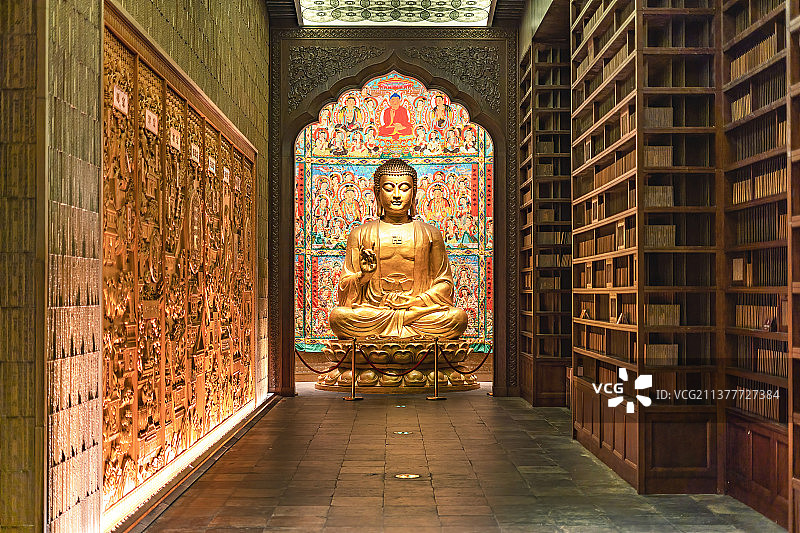 南京大报恩寺南无阿弥陀佛佛像藏经阁图片素材