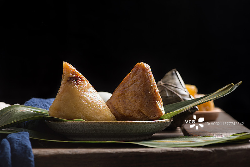 端午节剥开的粽子图片素材