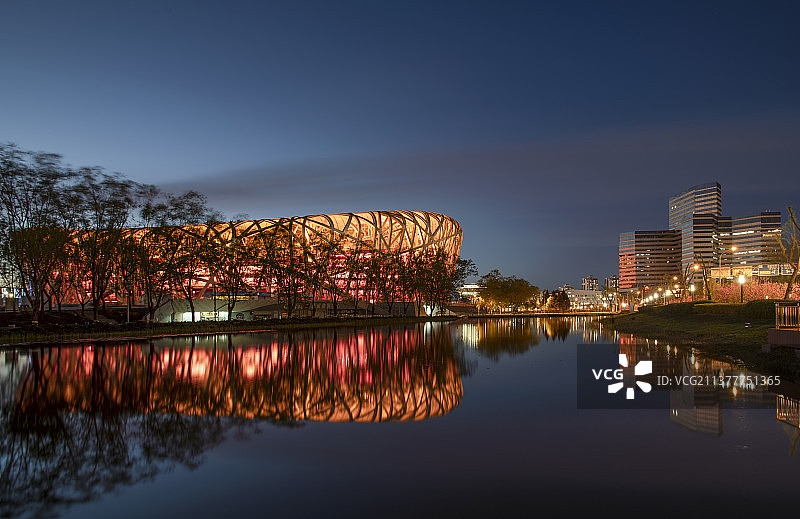 蓝调鸟巢图片素材