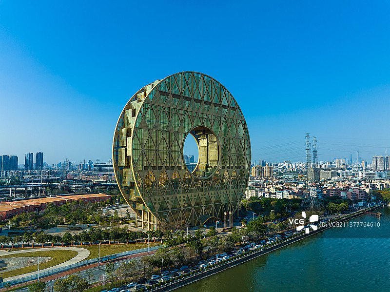 广州圆大厦航拍图片素材