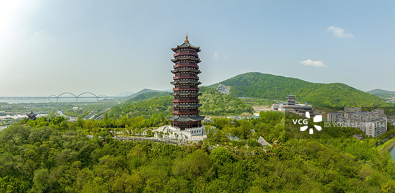 航拍襄阳岘山风景区岘首山文笔峰塔景点城市全景风光图片素材