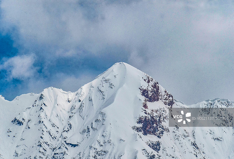 嘎隆拉雪峰图片素材