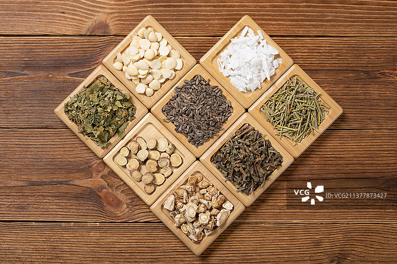 摆出心型的几种中药图片素材