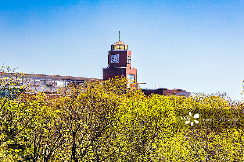 南开大学的钟楼图片素材