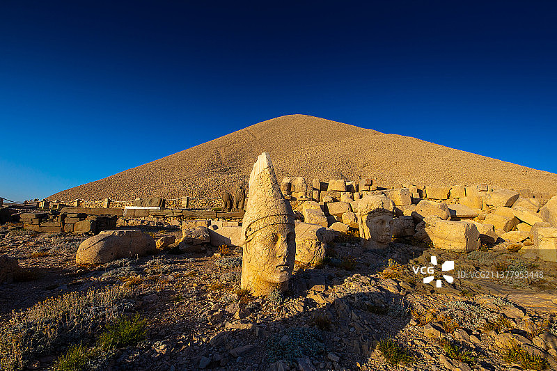 土耳其内姆鲁特山风光图片素材