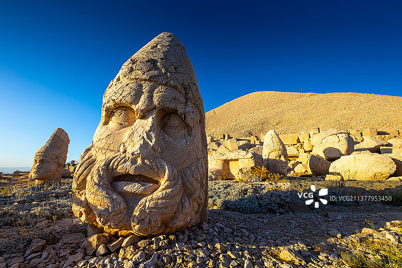 土耳其内姆鲁特山风光图片素材