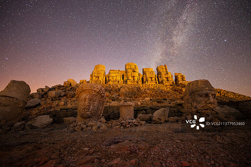 土耳其内姆鲁特山风光图片素材