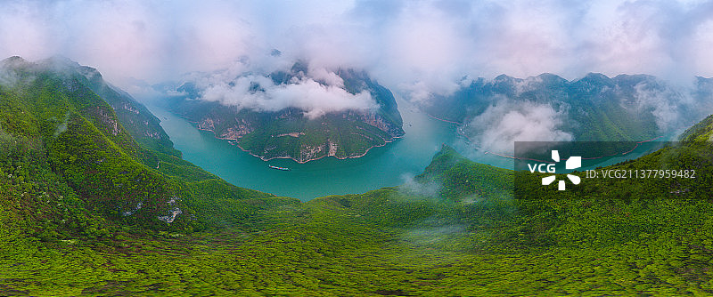 飞阅巫峡图片素材