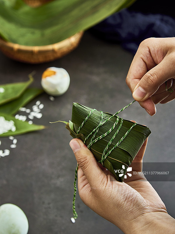 端午节粽子拍 手工包粽子图片素材