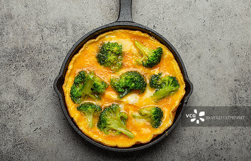 西兰花煎蛋卷图片素材