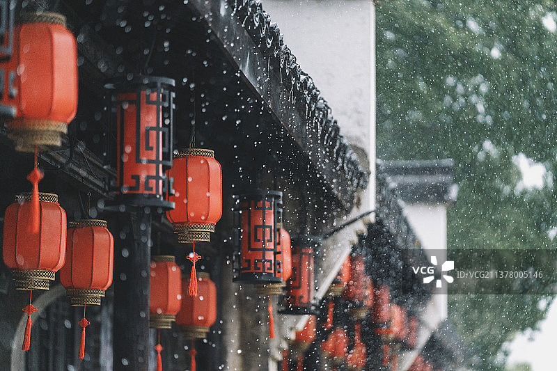 雨中的古镇图片素材
