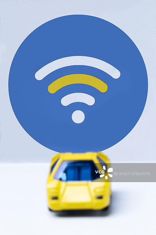 汽车模型与无线网络图标图片素材