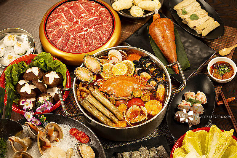 柠檬海鲜养生火锅图片素材