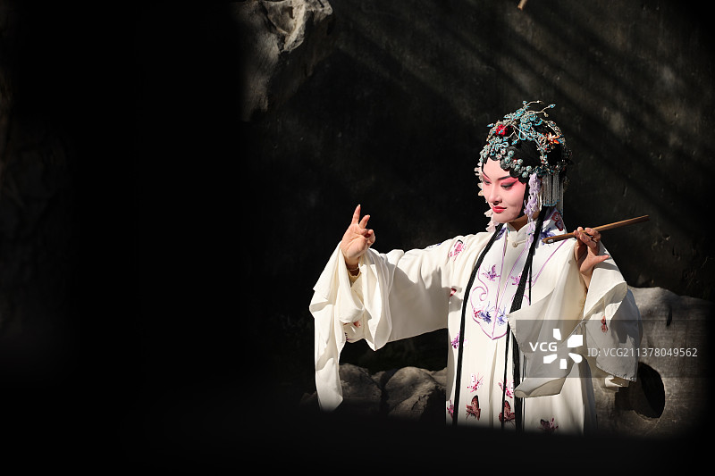 苏州园林昆曲人物图片素材