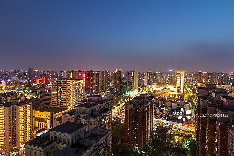 河南省郑州市金水区城市风光夜景图片素材
