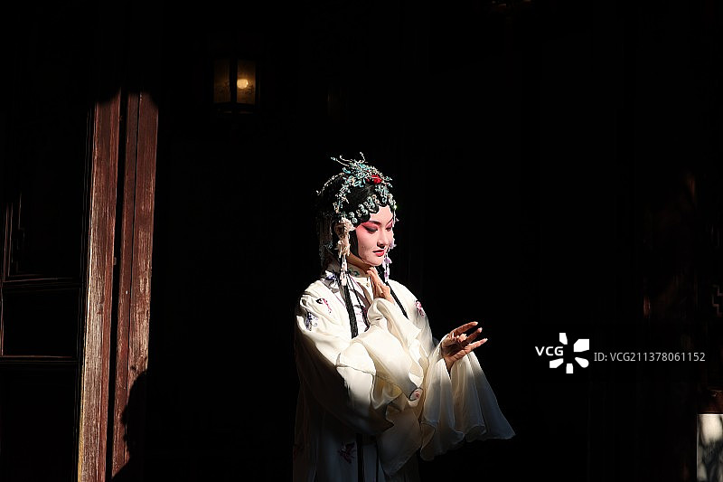 苏州园林昆曲人物图片素材