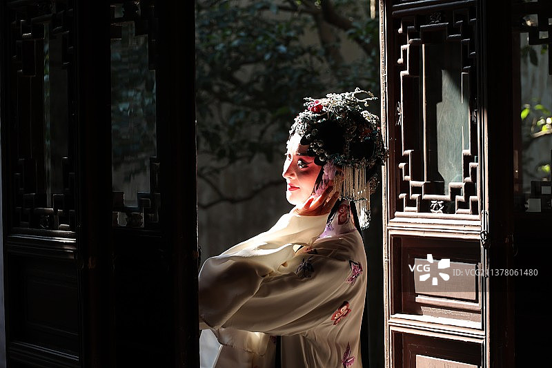 苏州园林昆曲人物图片素材