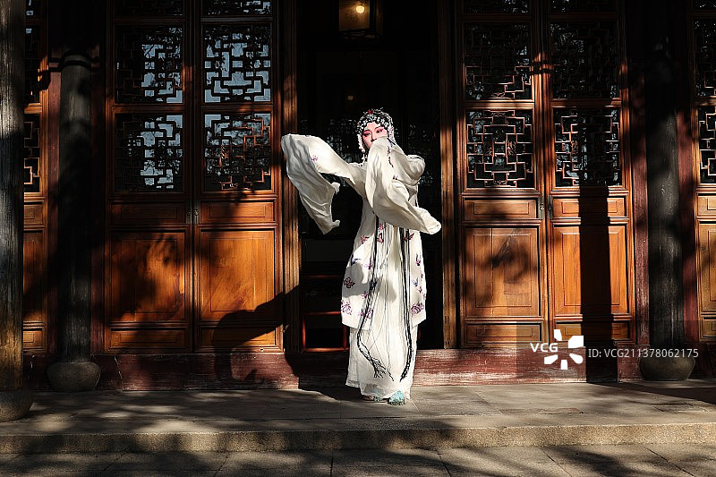 苏州园林昆曲人物图片素材