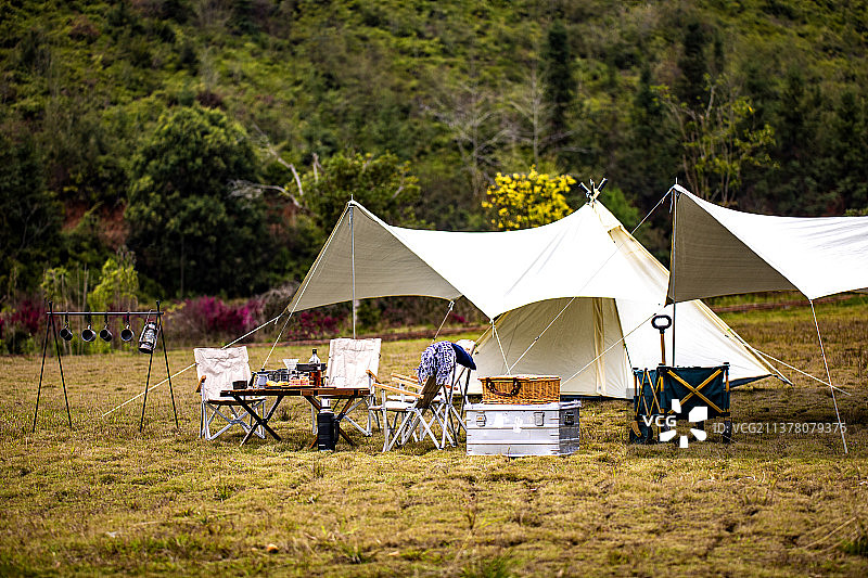 户外露营的帐篷图片素材