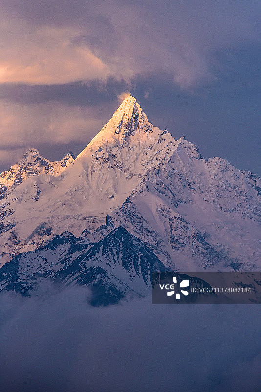 日照金山图片素材