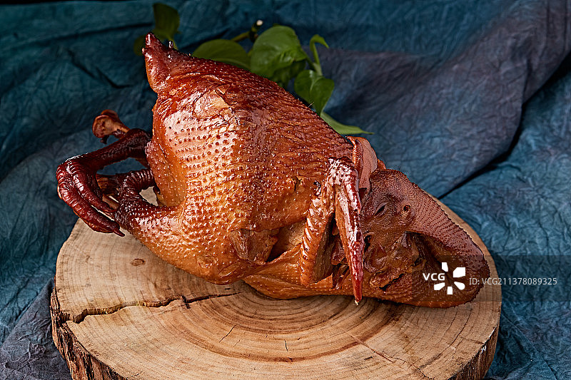 中餐美食熏酱烧鸡图片素材