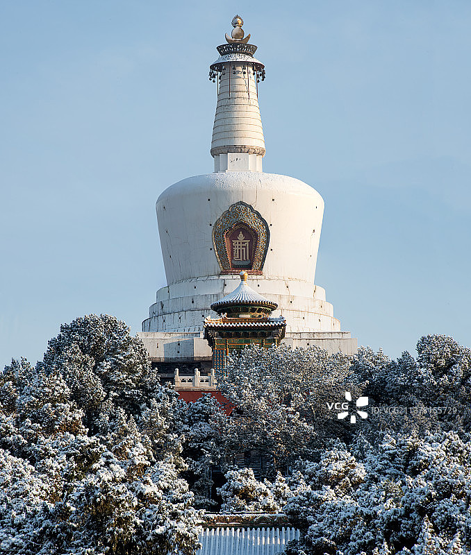 雪后天晴北海公园白塔图片素材