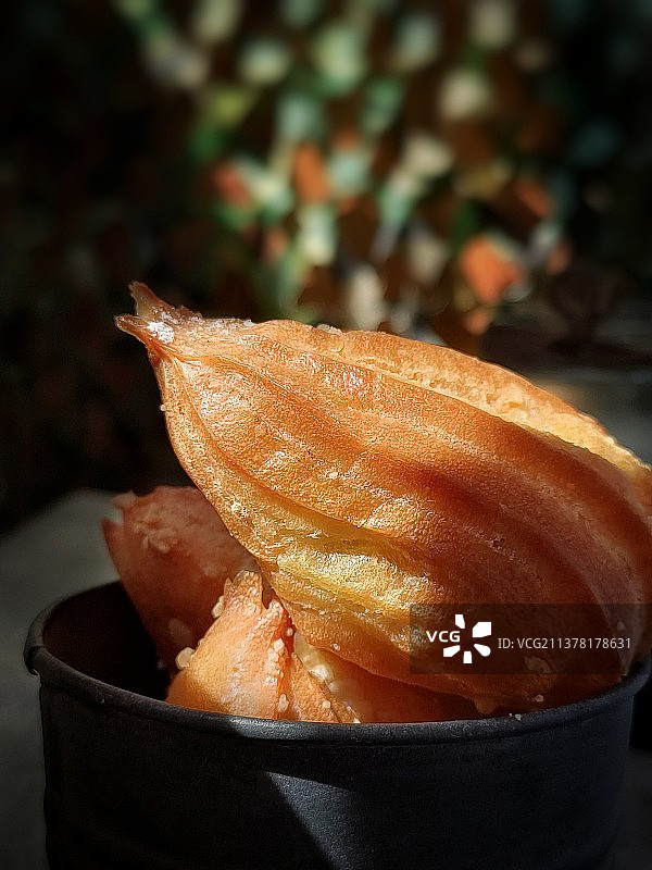 阳光下的泡芙图片素材