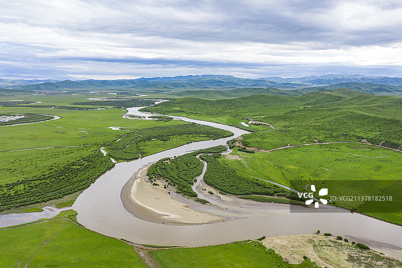 航拍四川阿坝毛尔盖大草原色地镇图片素材
