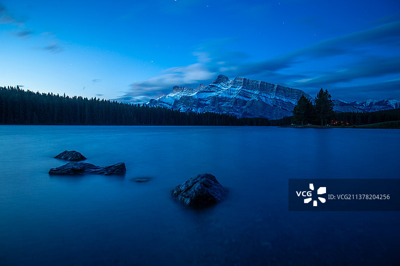 双杰克湖图片素材