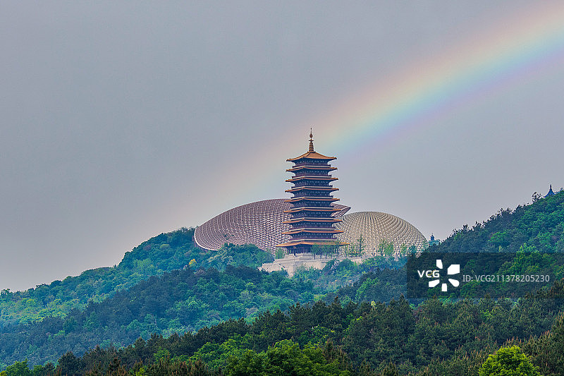 牛首山上的一抹彩虹，江苏南京图片素材
