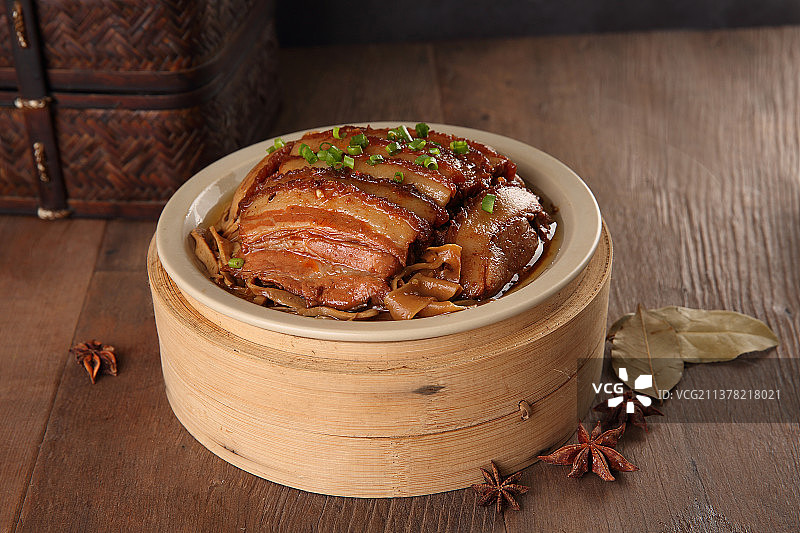 影棚拍摄中式布景扣肉图片素材