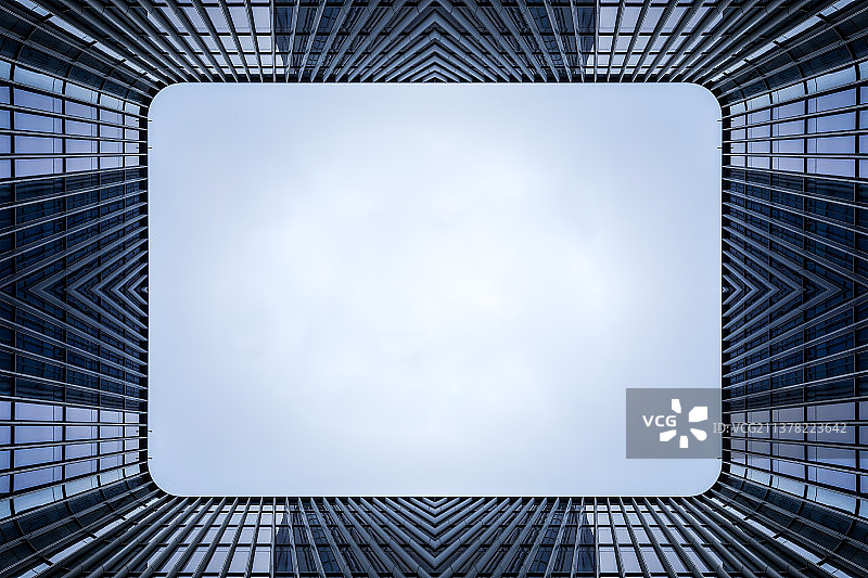 中国河南郑州双子塔仰拍城市高楼建筑外部玻璃幕墙图片素材