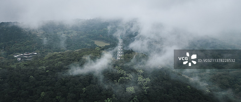烟雨龙象塔图片素材