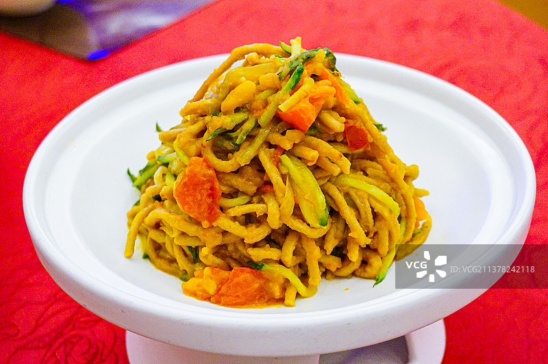 西北美食：土豆泥拌莜面图片素材