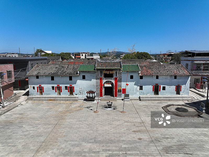 广东省惠州市惠城区横沥镇墨园村墨园围门楼与古井航拍图片素材