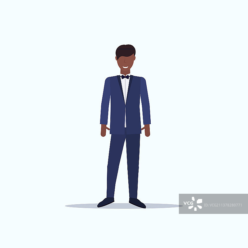 穿着西装微笑的新郎，年轻的非洲裔美国男人图片素材