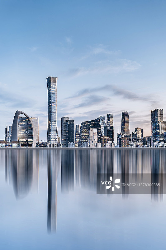 中国北京CBD城市天际线建筑群创意水面倒影图片素材