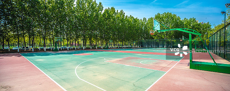 户外篮球场图片素材