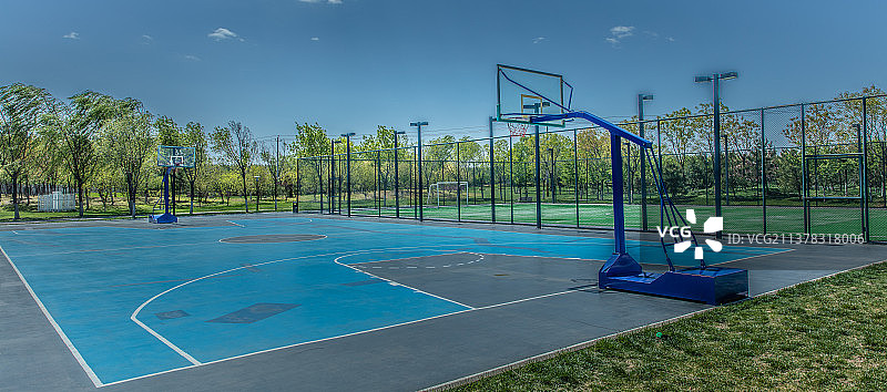 户外篮球场图片素材