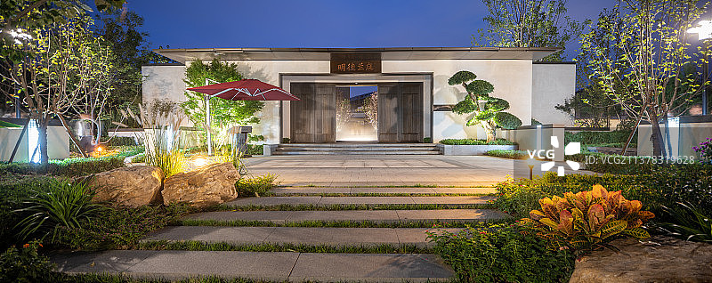 别墅庭院大门口图片素材