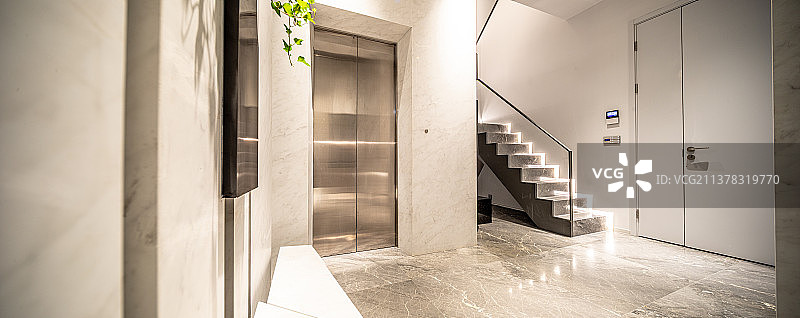 别墅内电梯间图片素材