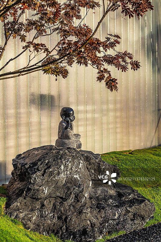 小和尚雕塑摆件图片素材