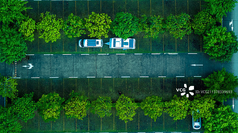 航拍露天停车场图片素材
