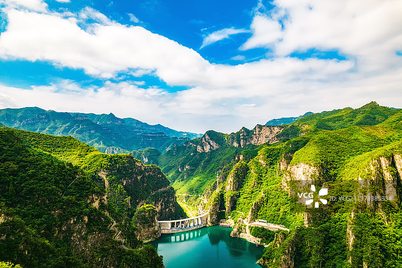 中国河南焦作修武县峰林峡景区太行山夏季风光航拍高视角拍摄图片素材