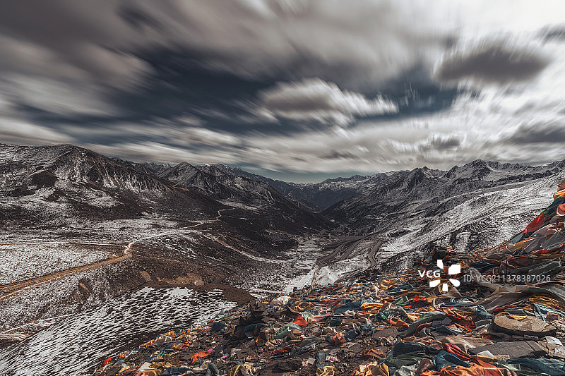 川西第一关 折多山雪景图片素材